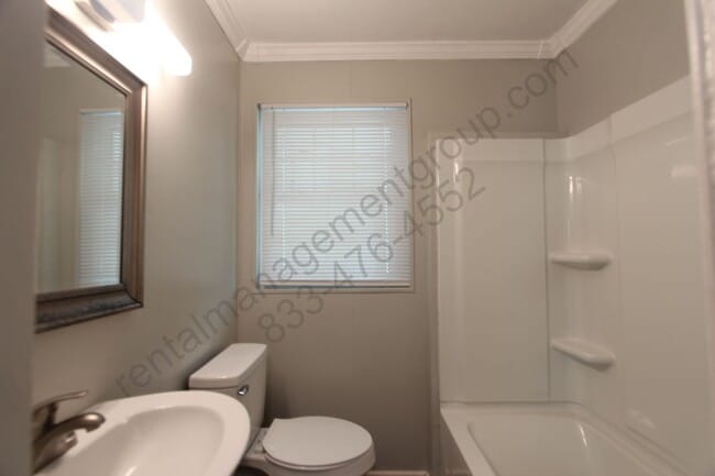 Building Photo - New On The Market with Fresh Updates!!