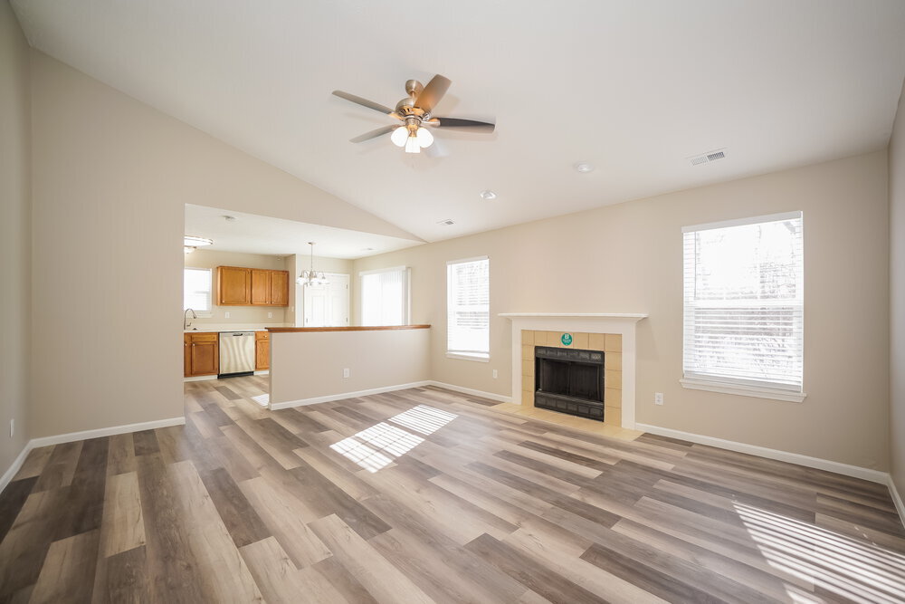 Building Photo - 957 Country Ln