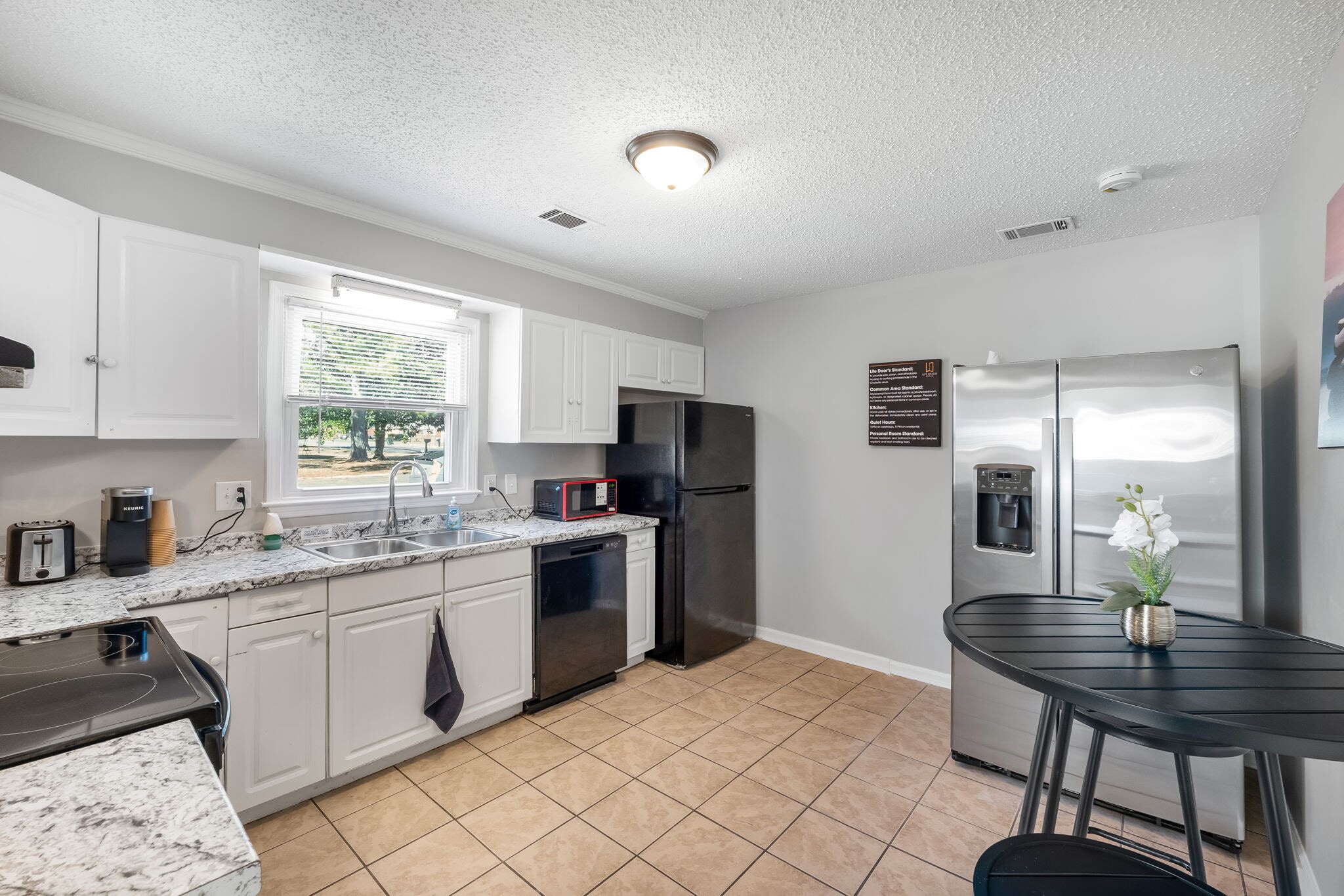 Building Photo - 1204 Glenarden Dr