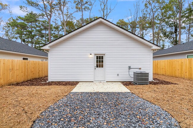 Building Photo - Charming New Construction Home in North Ch...