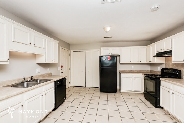 Building Photo - 1556 Chelsea Ln