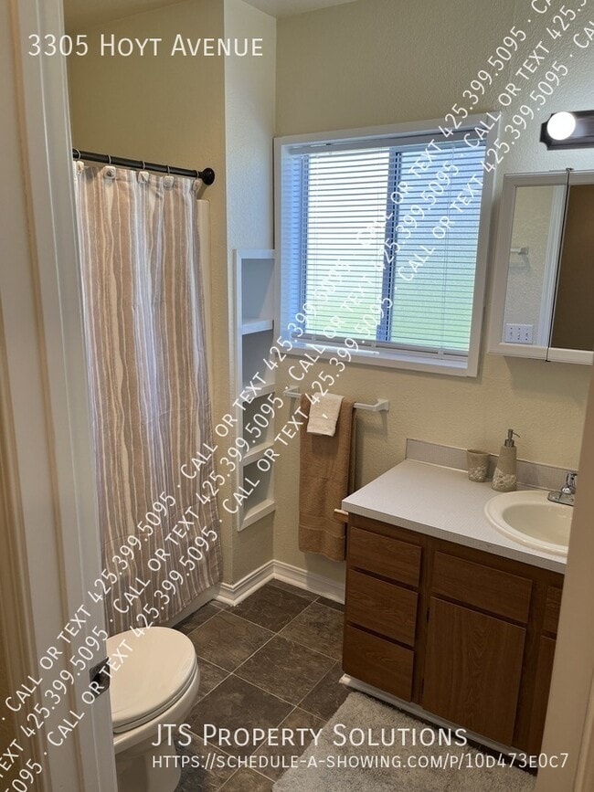 Building Photo - 3305 Hoyt Ave