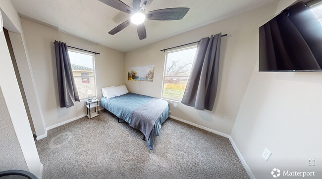 Building Photo - 1917 Sadler St