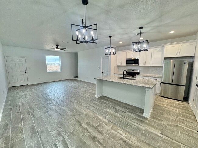 Building Photo - 2818 N Platino Dr