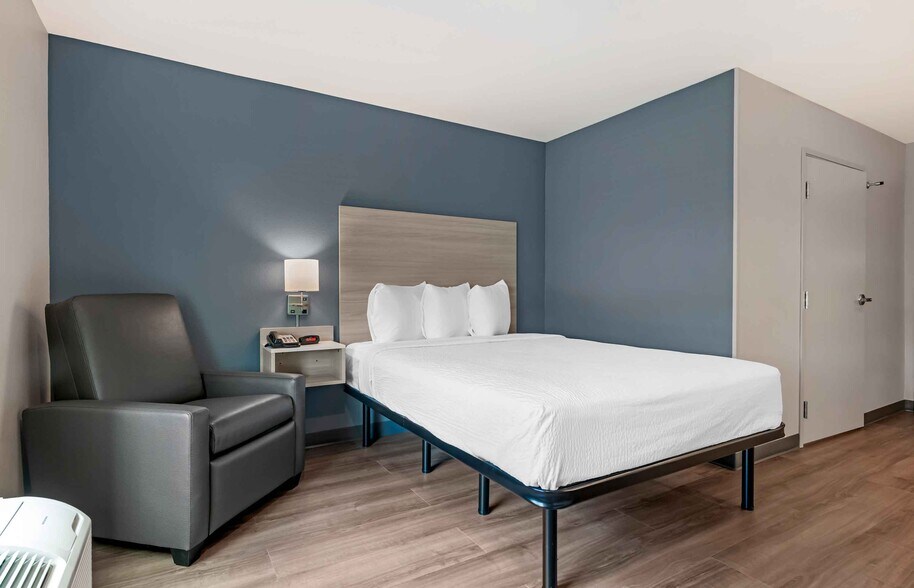 Building Photo - Furnished Studio-Wildwood