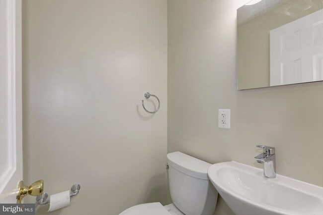 Building Photo - 3921 Watson Pl NW