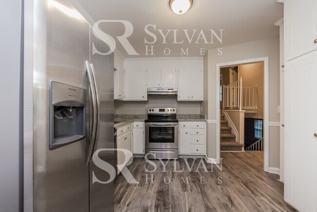 Building Photo - Carve Out a Great Life Here!