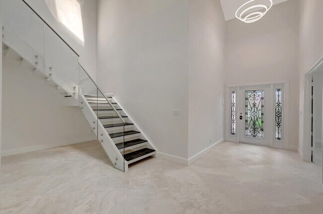 Building Photo - 540 SW 15th St