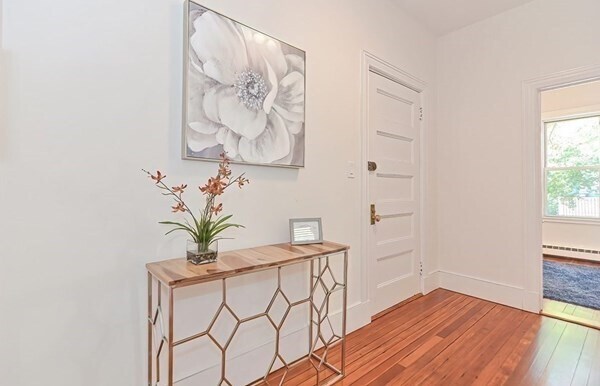 Building Photo - 28 Inman St