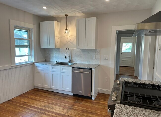 Primary Photo - 23 Renfrew St