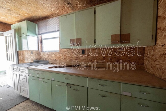 Building Photo - 126 Lewis Dr