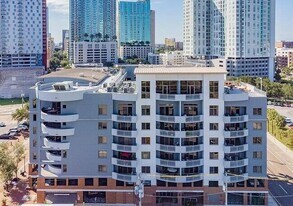 Building Photo - 1108 N Franklin St