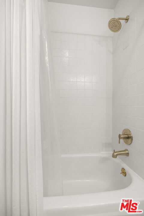 Building Photo - 27462 Country Glen Rd