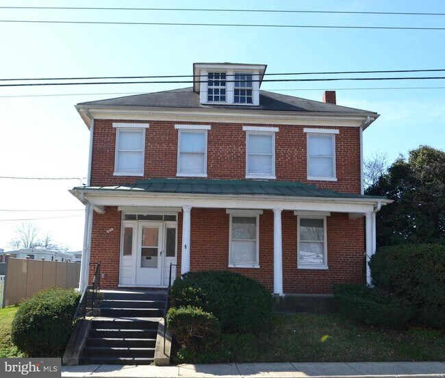 Building Photo - 200 W All Saints St