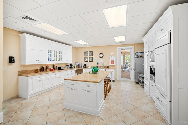 Building Photo - 9400 Briarcliff Trace