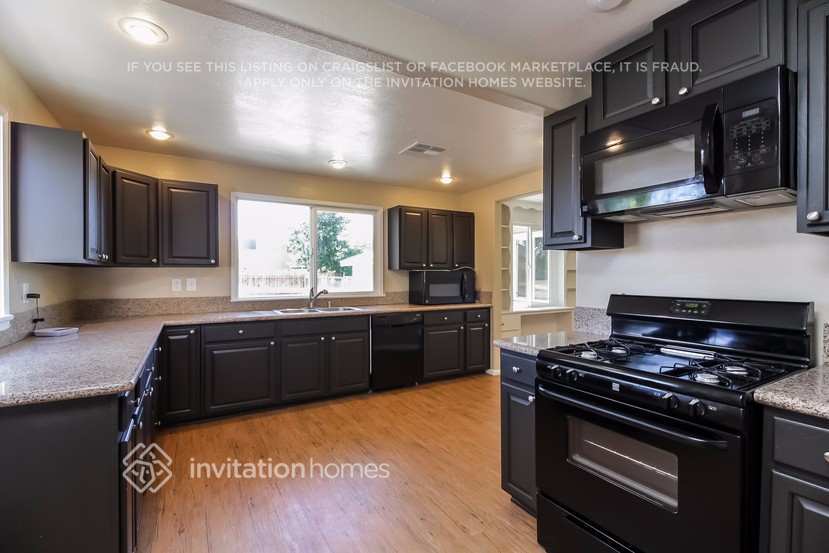 Building Photo - 12569 5th St