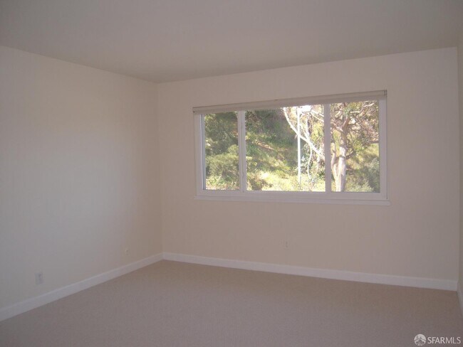 Building Photo - 168 Museum Way