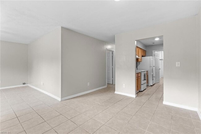 Building Photo - 6048 Brookwood Dr