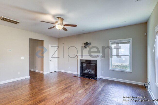 Building Photo - 268 E Webber Ln