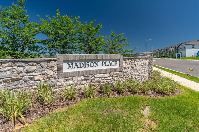 Building Photo - 394 Madison Dr