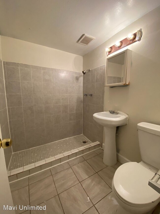Building Photo - 4 br, 2 bath House - 7375 W 3rd Ave
