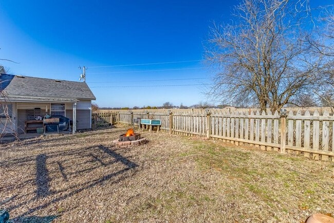 Building Photo - 12840 Ruby Rd