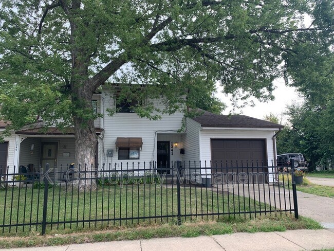 Primary Photo - 1341 Stewart St