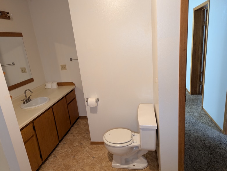 Building Photo - 426 Maple St