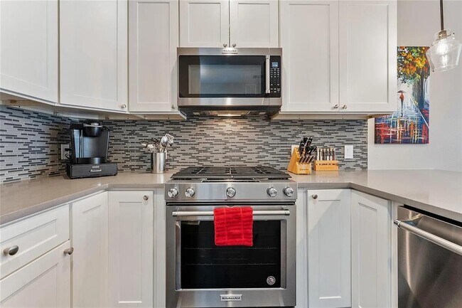 Building Photo - 908 Nueces St