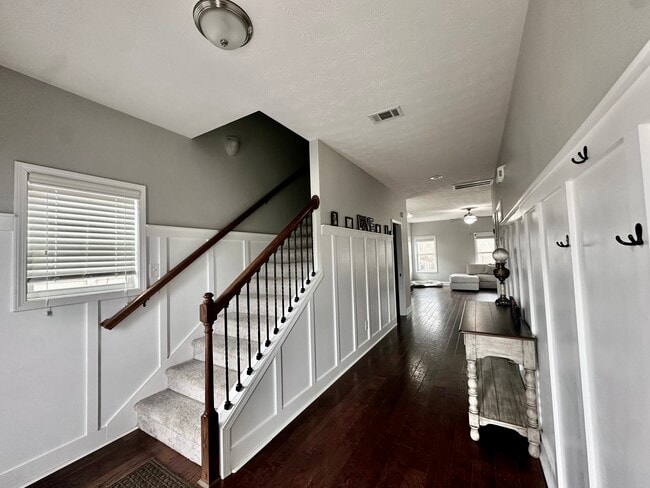 Building Photo - 9583 Yarbrough Rd