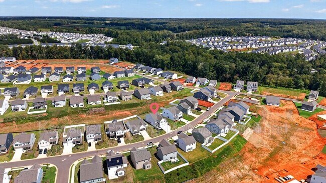 Building Photo - 3012 Highlander Pt