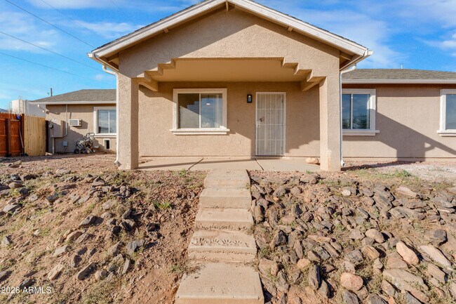 Building Photo - 33665 S Incline Dr