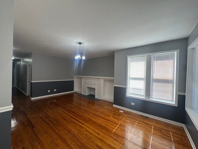 Building Photo - 7647 S May St