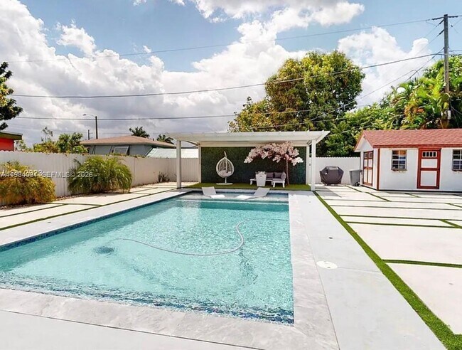 Building Photo - 1220 NW 37th Ave