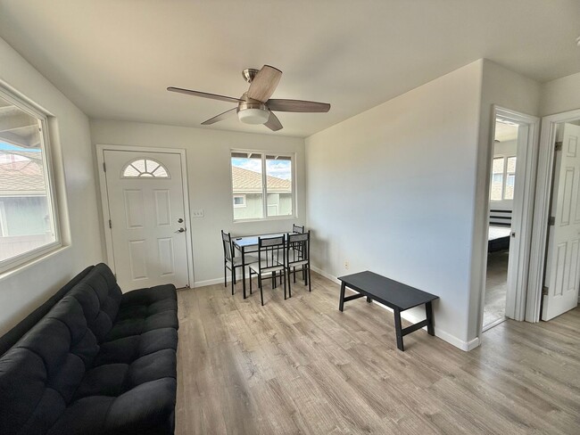 Building Photo - Partially Furnished &Renovated 2 Bedroom /...