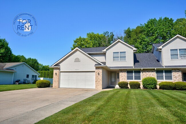 Building Photo - 3263 Silverwood Dr