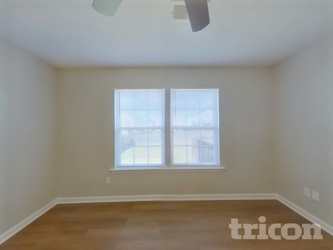 Building Photo - 318 Cavalier Ln