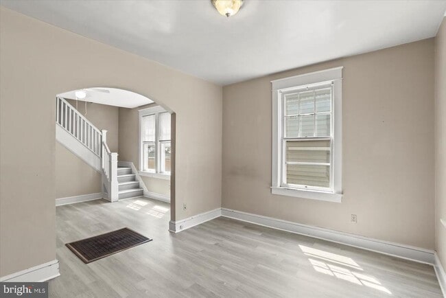 Building Photo - 131 Hanover Rd