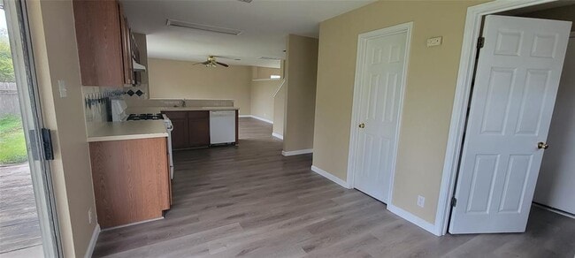 Building Photo - 618 Elizabeth Ln