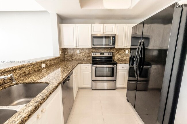 Building Photo - 8826 W Flagler St