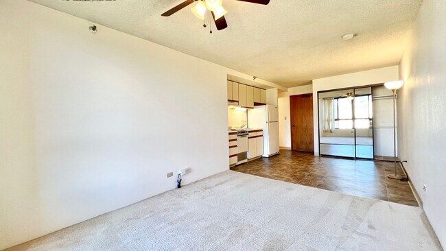 Building Photo - BEAUTIFUL GOLF COURSE VIEWS - SALT LAKE ST...