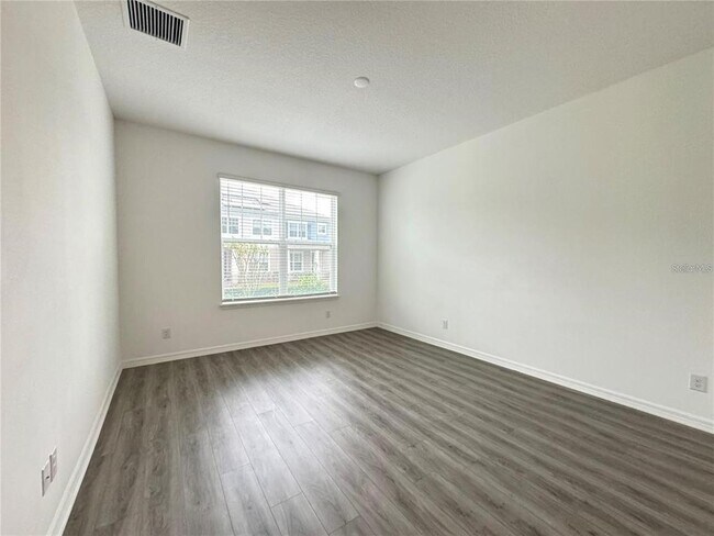 Building Photo - 11187 Hanlon Ter Aly