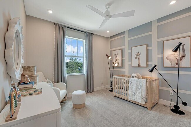 Building Photo - 923 SW Pr Ave