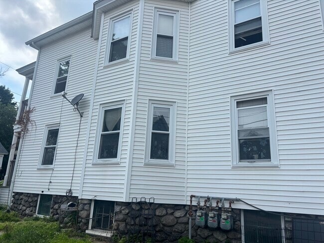 Building Photo - 8-10 Stearns St