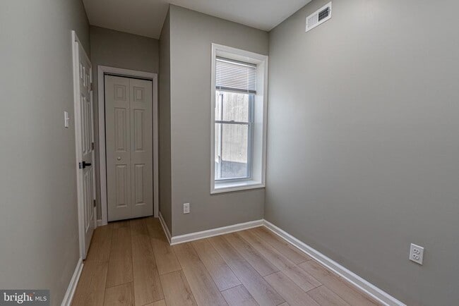 Building Photo - 1730 S 20th St