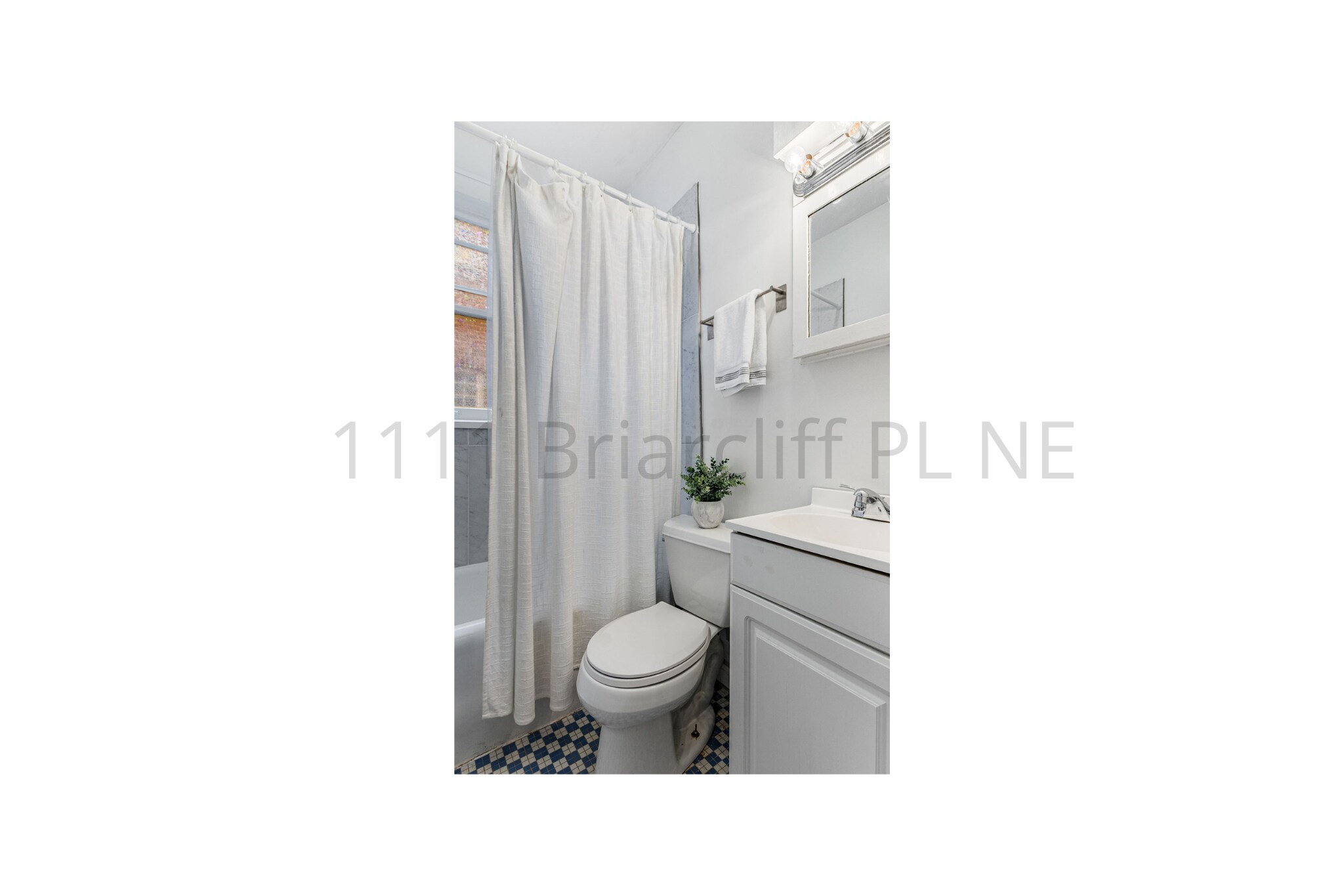 Building Photo - 1111 Briarcliff Pl NE