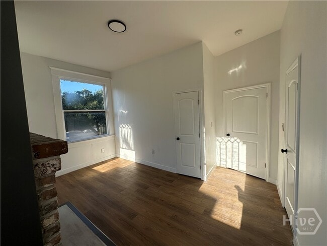 Building Photo - 312 W 37th St