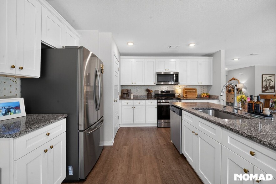 Building Photo - 1008 Enclave Cir