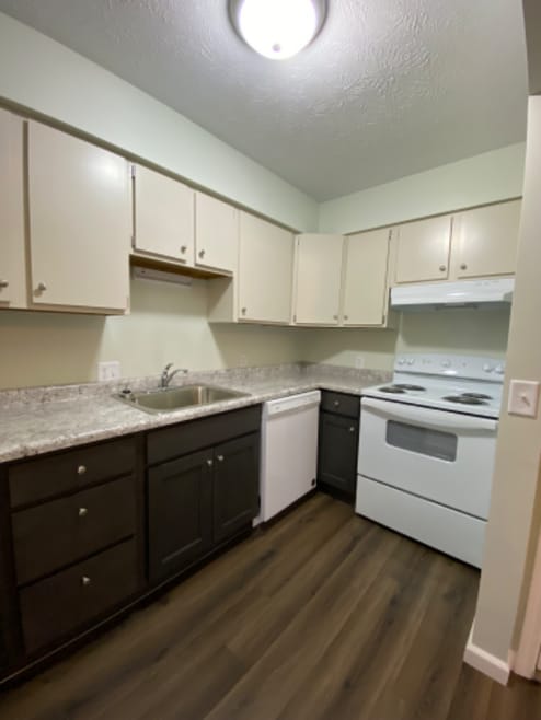 Building Photo - 245 E Main St