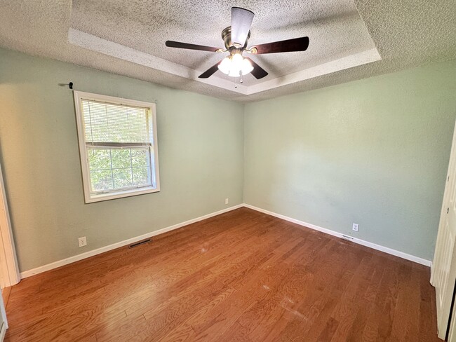 Building Photo - 125 SE 240th Rd